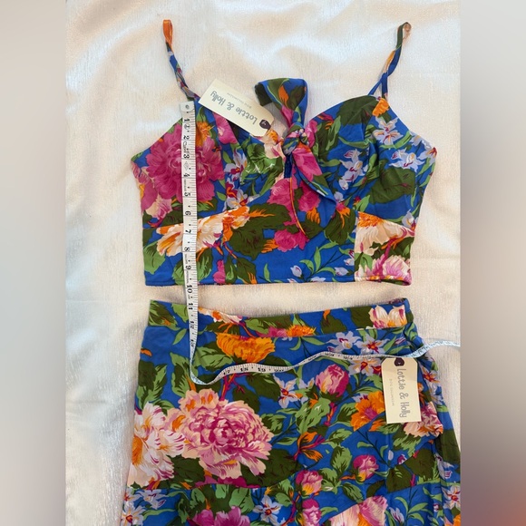 New with tags Floral two piece set - Picture 5 of 8